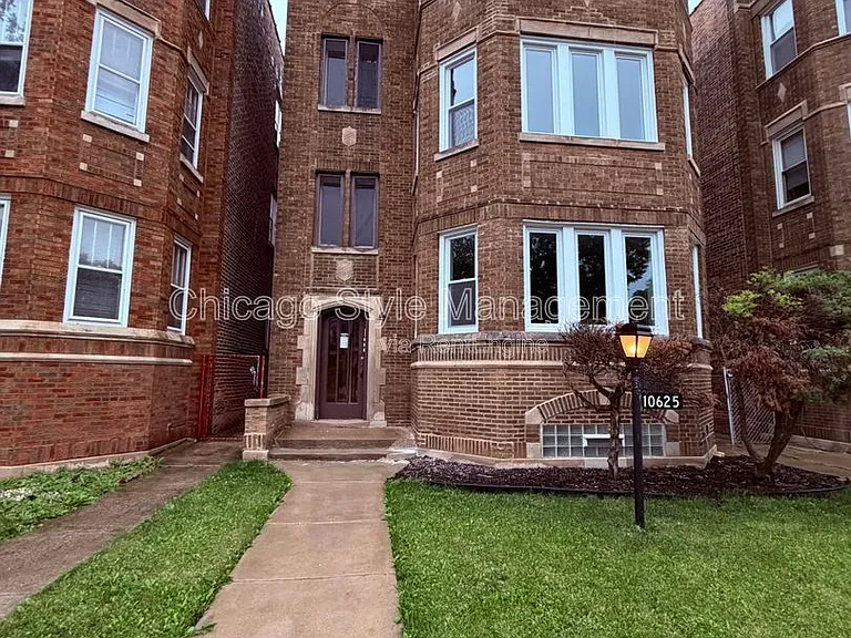 10625 S Calumet Ave #3 — Photo 12