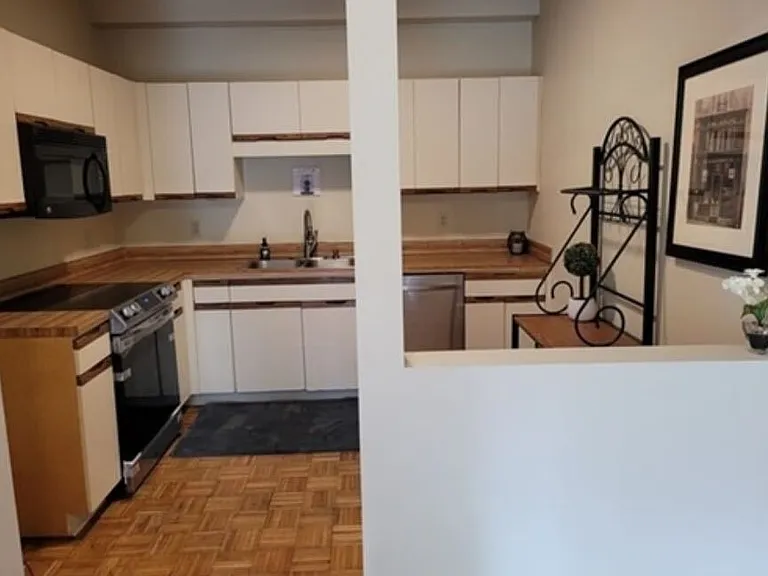 200 Cove Way #120 — Photo 8