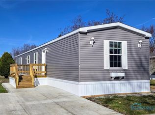 1048 N Main St #41, Bowling Green, OH 43402