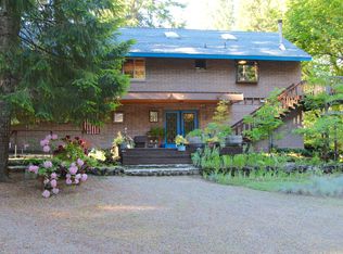 706 Alpine Rd, Mount Shasta, CA 96067