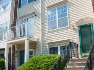 110 Sapphire Ln #110, Franklin Park, NJ 08823