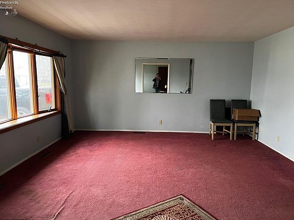 5th image of 2908 N Bayview Ln