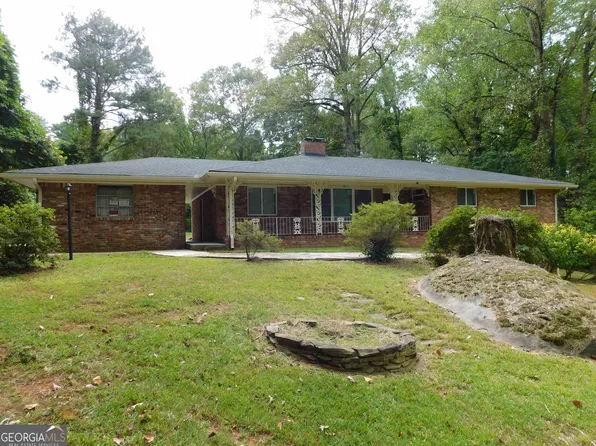 917 Pineridge Dr, Forest Park, GA 30297
