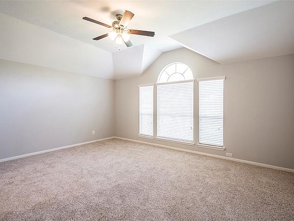 5th image of 15830 Mission Glen Dr