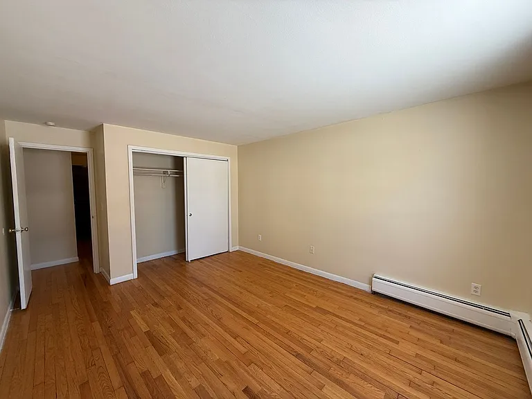 377 Stanley St — Photo 9