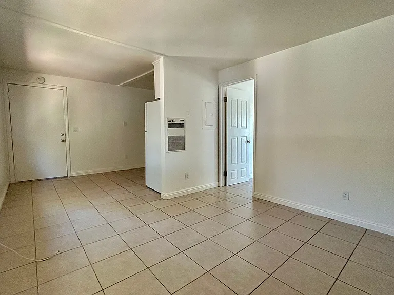 114 - Robert Hammond (Santa Paula) — Photo 10