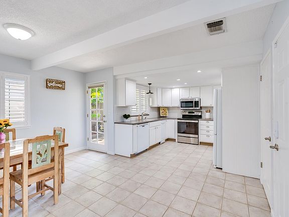 5th image of 311 E T Street