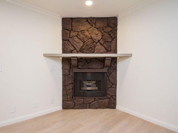 3rd image of 6250 Fulton Ave APT 202