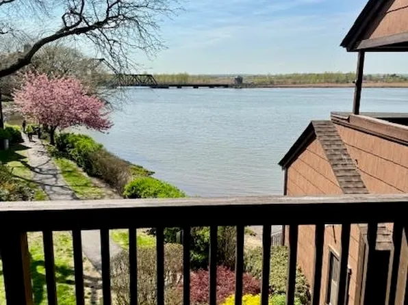 110 Sandpiper Ky, Secaucus, NJ 07094