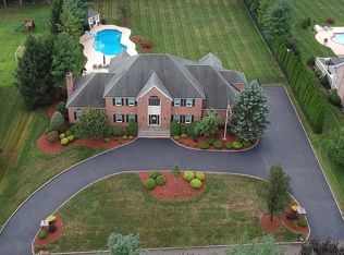 5 Lone Cedar Way, Old Tappan, NJ 07675