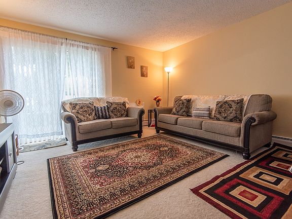 5th image of 8998 Kennedy Dr APT 1H