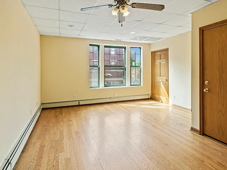 1435 E 53rd St #2W — Photo 10