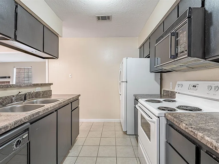 2401 Sycamore Ave #E3 — Photo 11