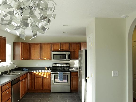 3rd image of 200 Black Water Ln