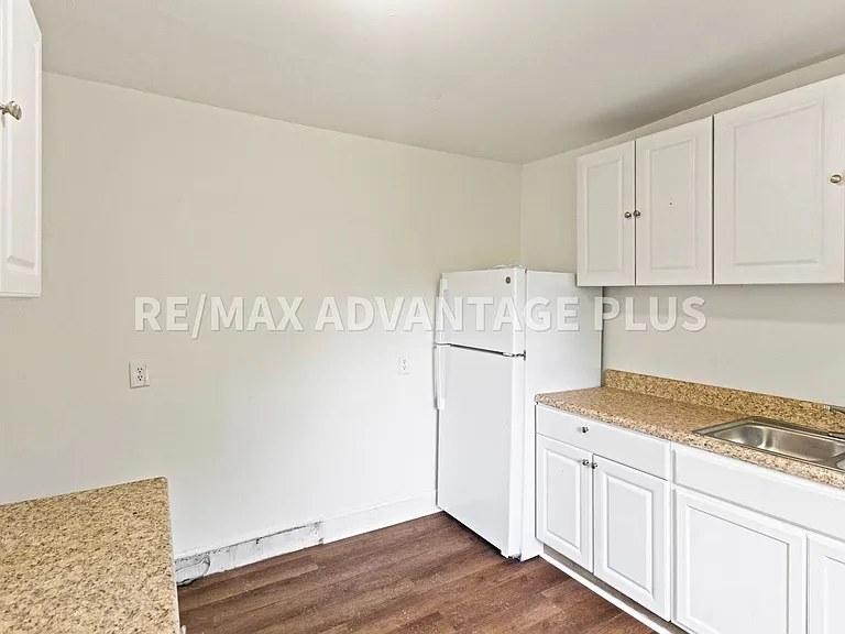516 N Center St — Photo 18