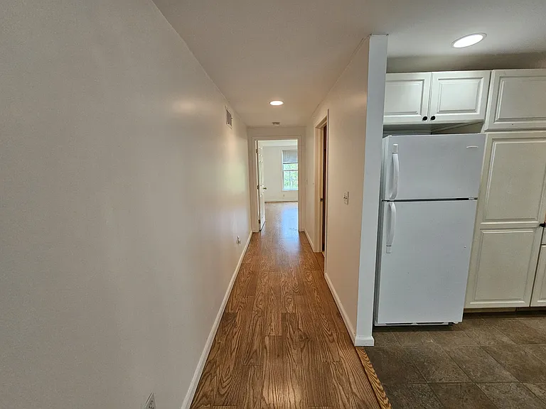 School House Ln — Photo 13