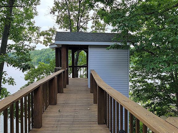 Top Gazebo/Elevator Access