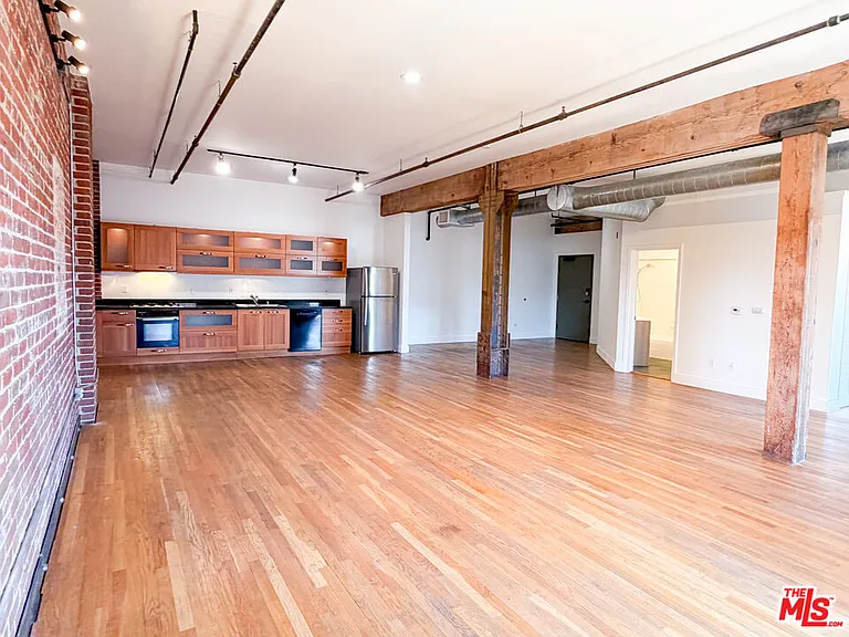 215 S Santa Fe Ave #4 — Photo 3