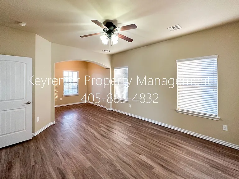 2409 Rosa Cir — Photo 21