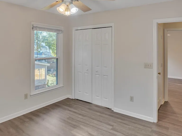 207 Essex Dr — Photo 21