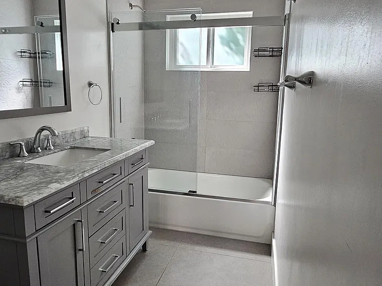 904 N Gardner St #1 — Photo 10