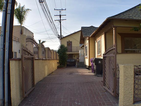 5th image of 127 Orange Ave