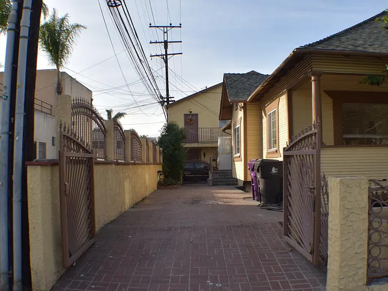 127 Orange Ave — Photo 5