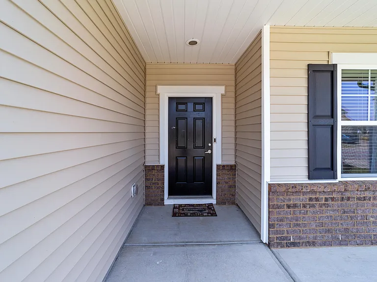 8032 Remington Heights Dr — Photo 2