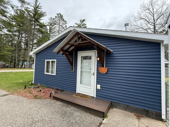 222 Tamarac Dr, Prudenville, MI 48651