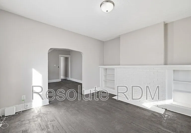 1622 Yandes St — Photo 6