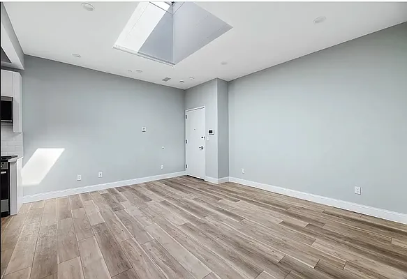 Rented by REAL New York | media 23
