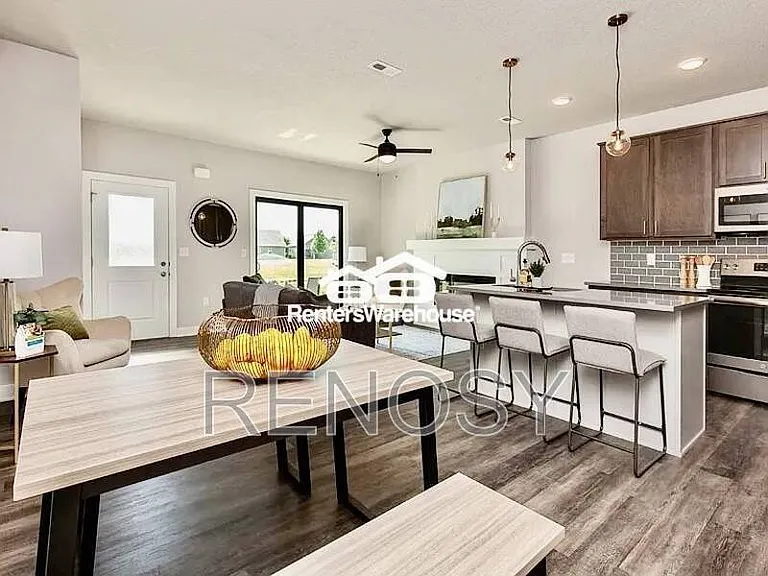 3635 NE Kara Ln — Photo 6