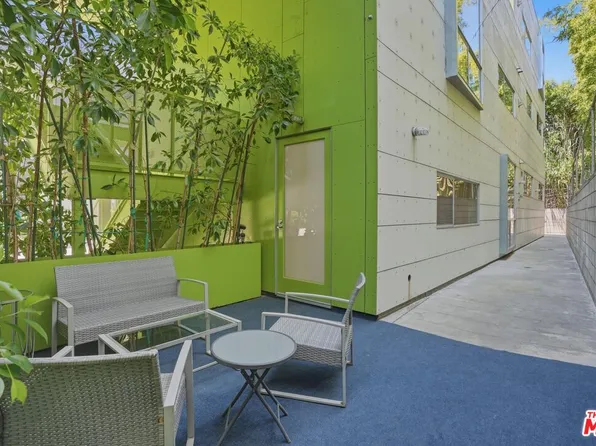 825 N Kings Rd #1, West Hollywood, CA 90069