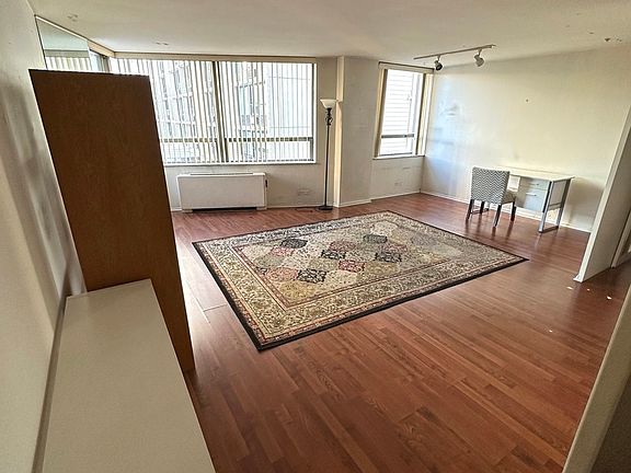 5th image of 5701 N Sheridan Rd APT 3F