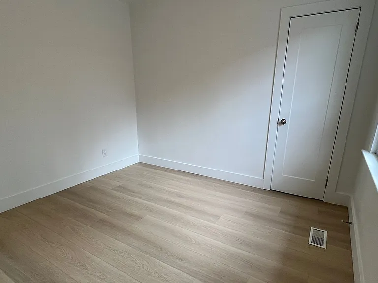 979 Danforth Rd — Photo 11