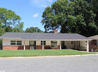 22 Flag Rd, Little Rock, AR 72205