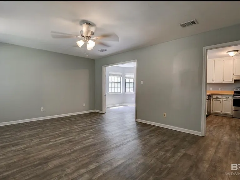 128 Richmond Rd — Photo 3