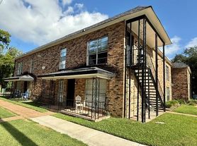 121 E 12th St, Houston, TX