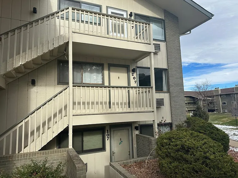 645 Manhattan Pl #207 — Photo 5