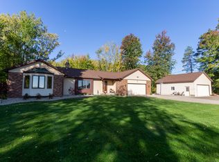 8571 E Paris Ave SE, Caledonia, MI