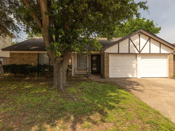 512 Roberts Dr, Saginaw, TX 76179