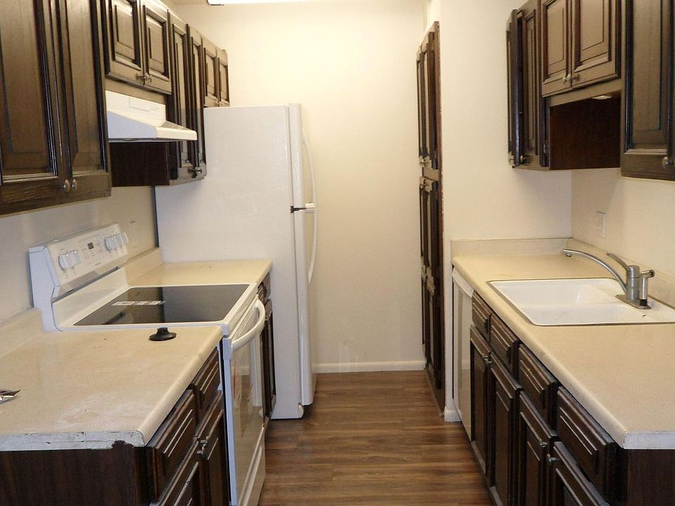 2nd image of 5903 W Townley Ave