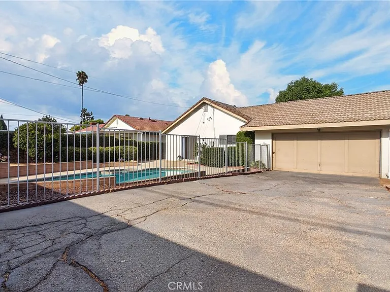 9624 Swinton Ave — Photo 32