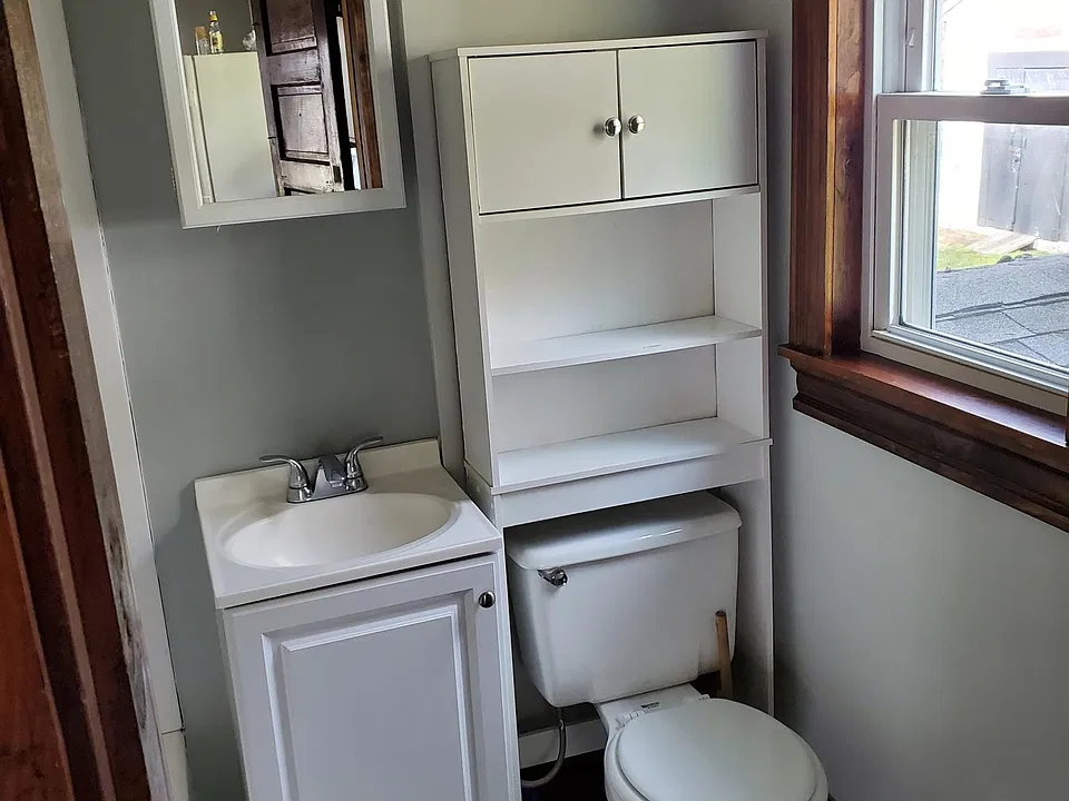 Bathroom - Main Floor