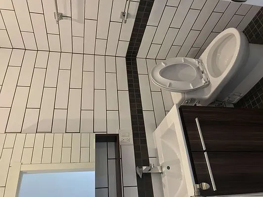 Rented by 18 REALTY | media 17