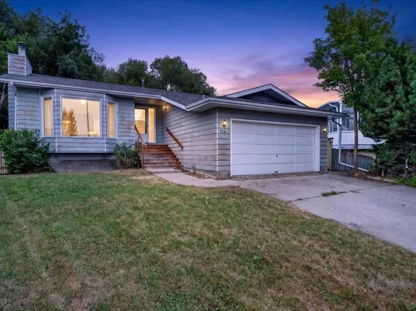 714 9th Ave SE, High River, AB T1V 1K3