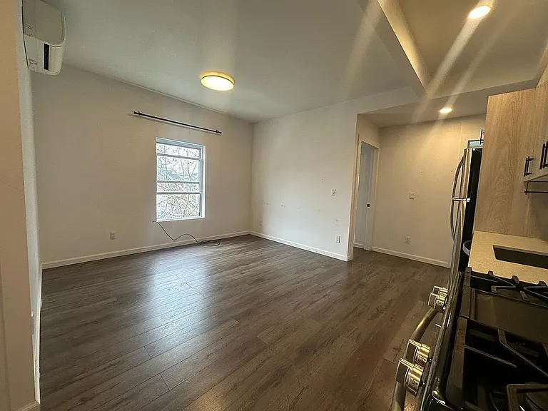 325 Humboldt St #3 — Photo 12
