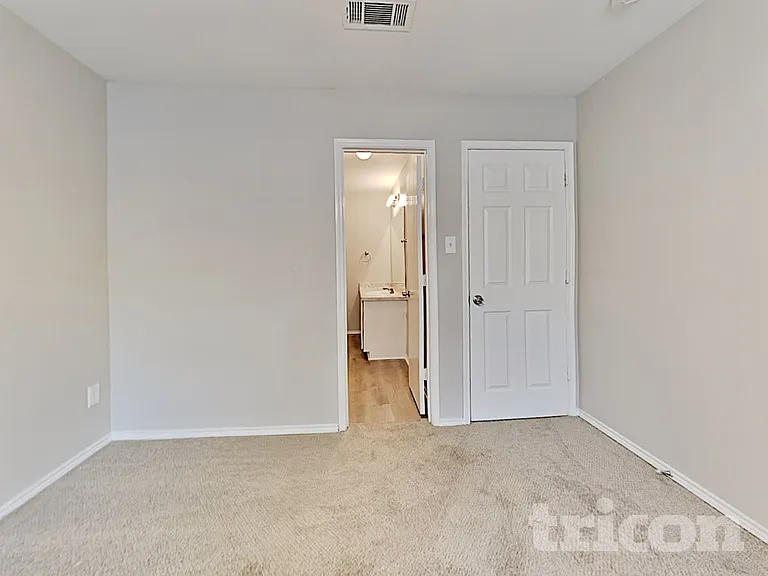 1320 Cleardale Dr — Photo 8