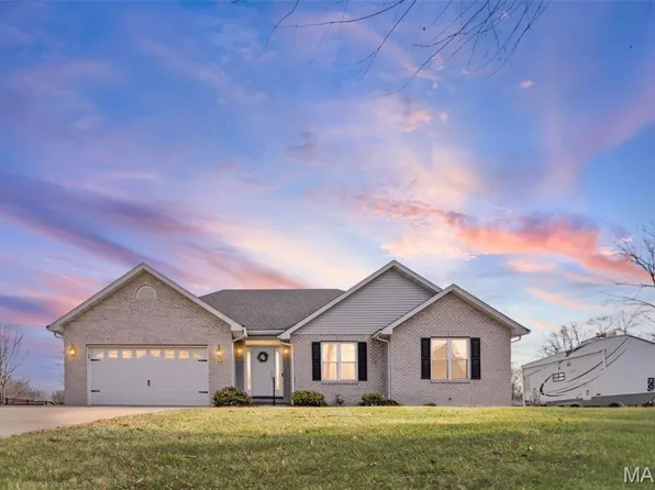 336 Overlook Dr, Edwardsville, IL 62025
