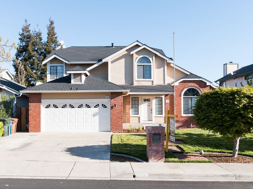 1st image of 605 Bluerock Dr
